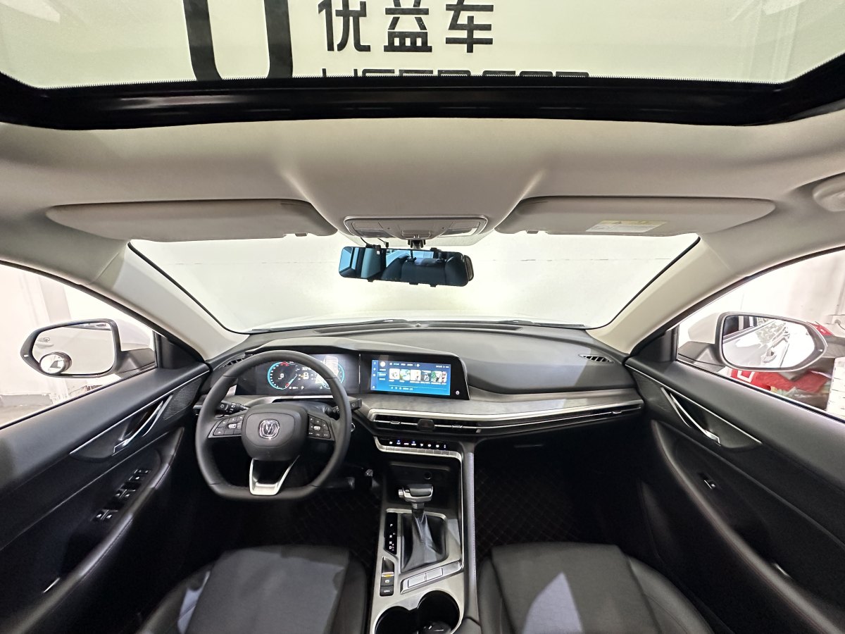 長(zhǎng)安 CS35 PLUS  2021款 改款 藍(lán)鯨NE 1.4T DCT豪華型圖片