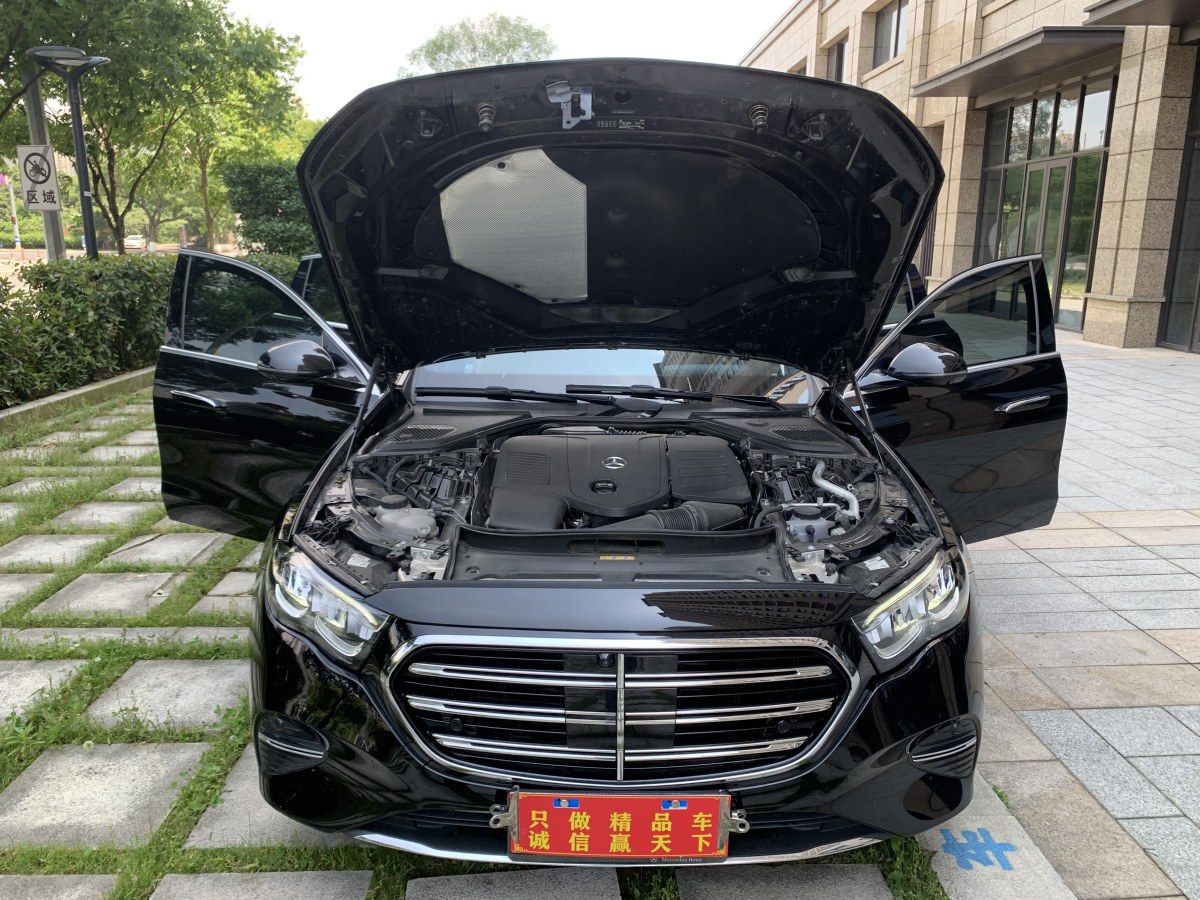 奔馳 奔馳E級  2019款 改款 E 300 L 豪華型圖片
