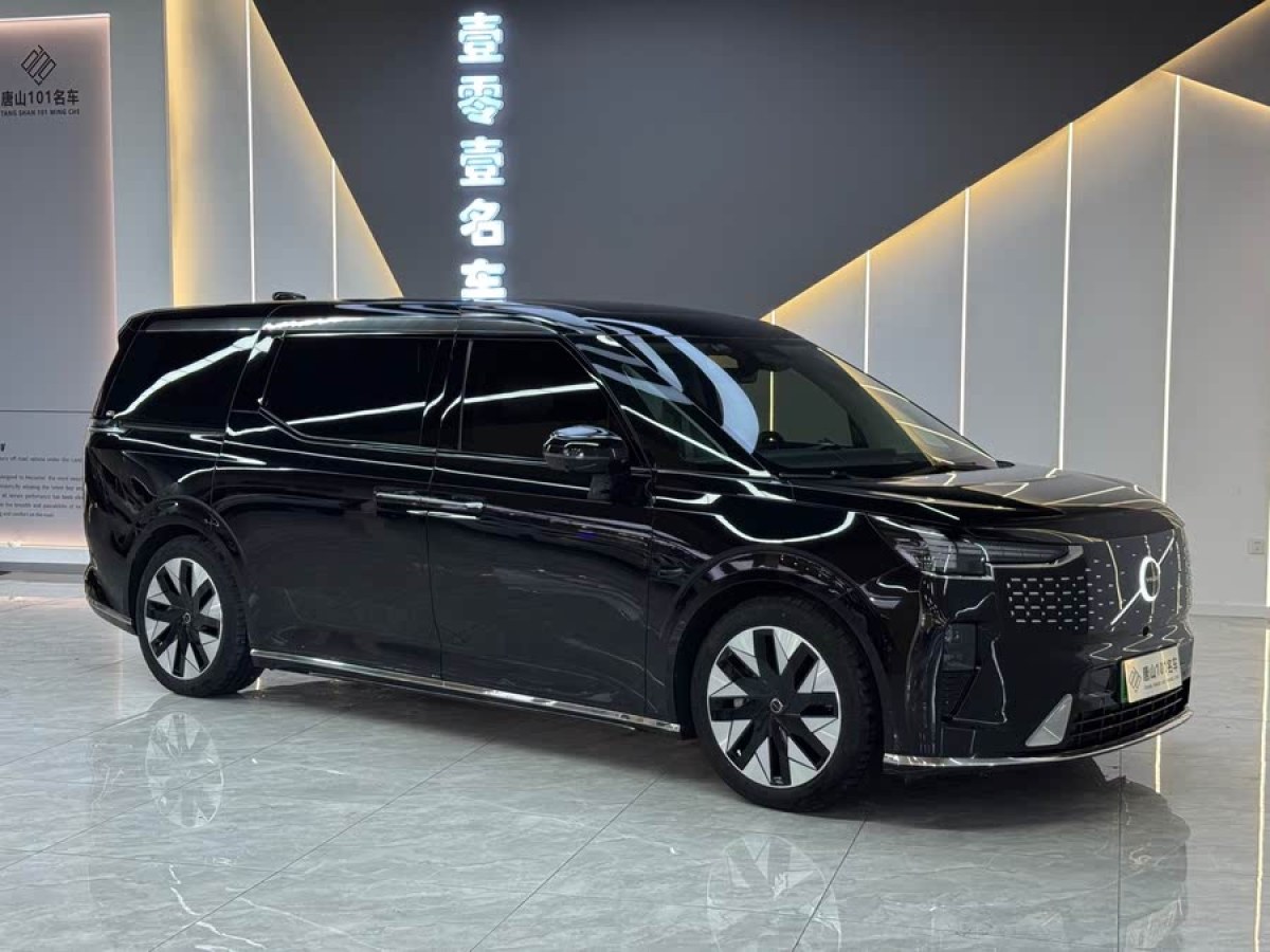 沃爾沃 沃爾沃EM90  2025款 Ultra 六座圖片