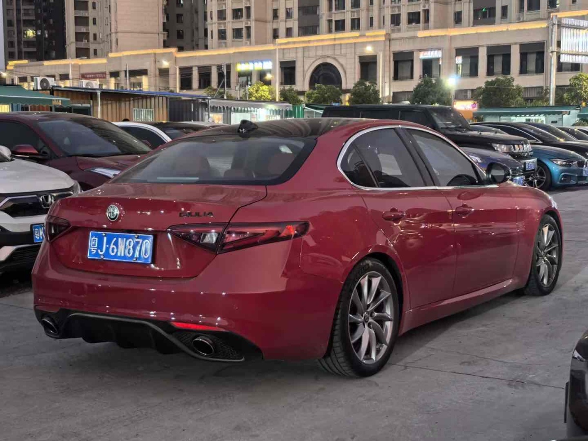 阿爾法·羅密歐 Giulia  2017款 2.0T 200HP 豪華版圖片