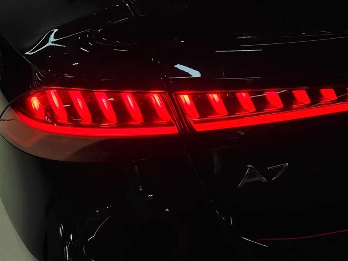 奧迪 奧迪A7L  2024款 45TFSI S-line 筑夢型 流晶套裝圖片