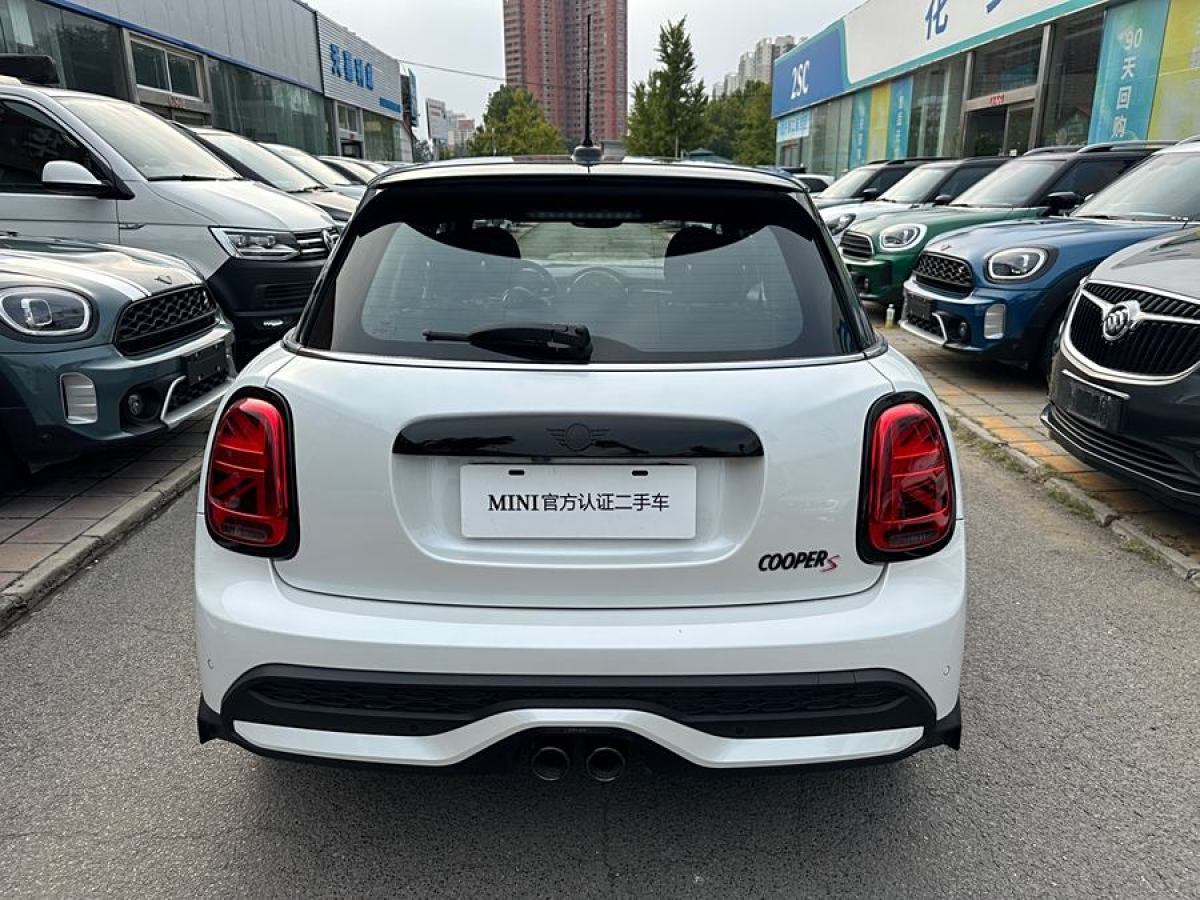 2023年12月MINI MINI  2023款 改款 2.0T COOPER S 藝術(shù)家