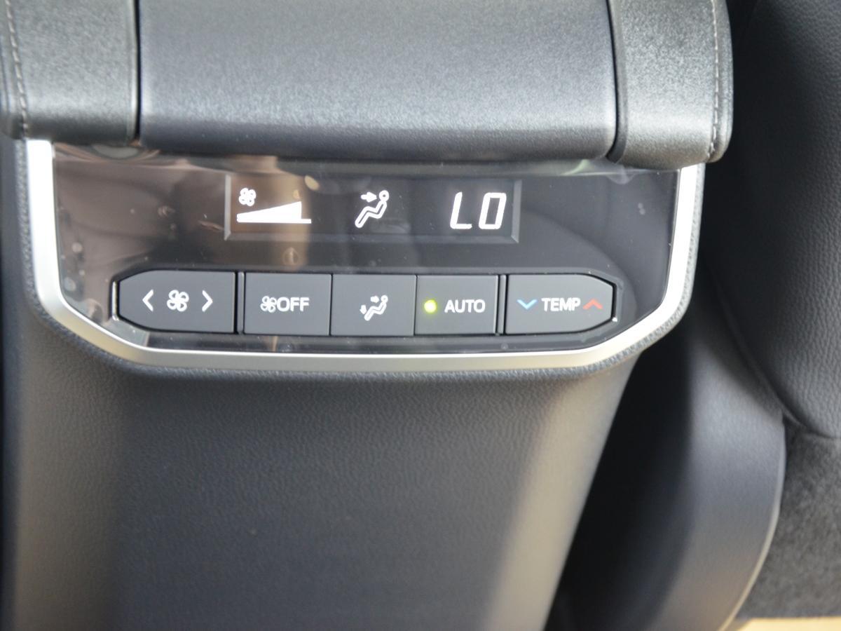 丰田 汉兰达  2023款 2.5L智能电混双擎四驱尊贵版 7座图片