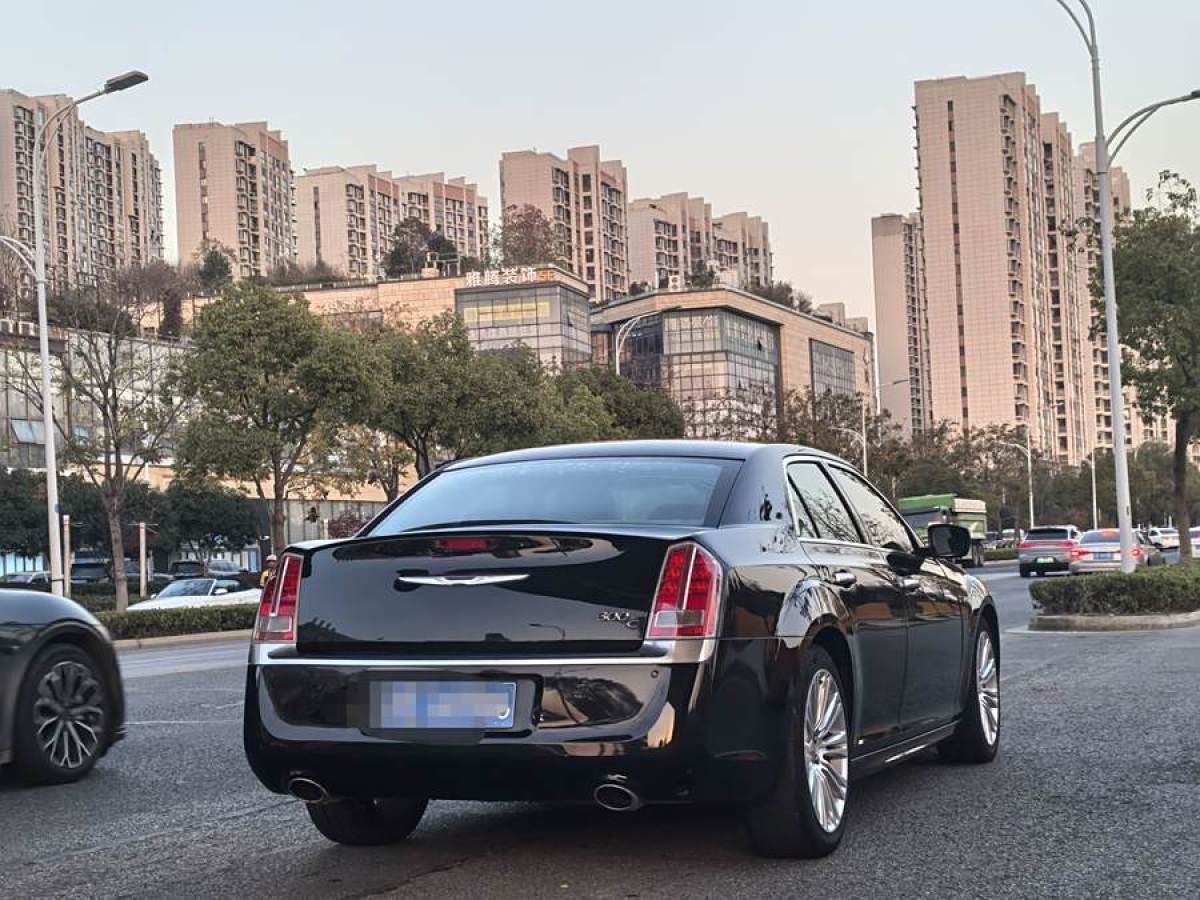 克萊斯勒 300C  2014款 3.0L 卓越版圖片