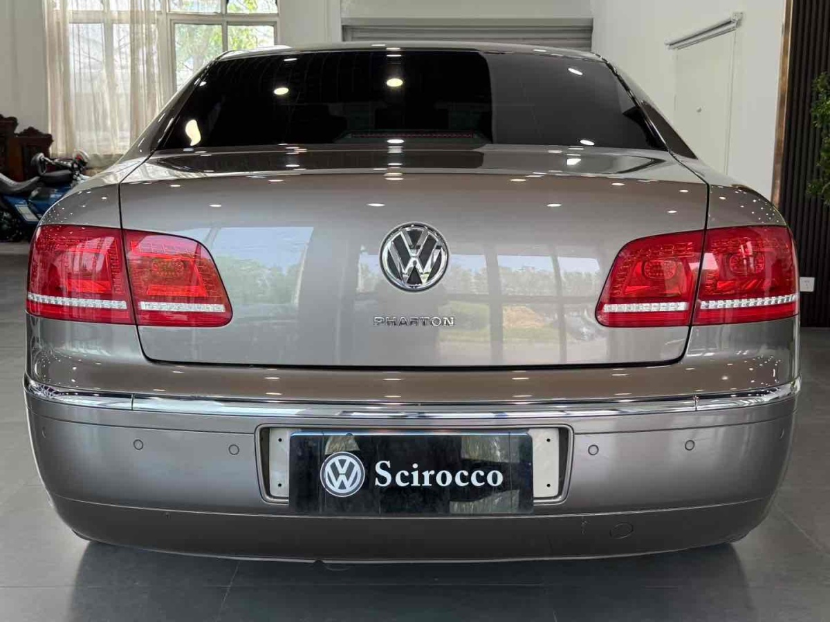 大眾 輝騰  2011款 3.6L V6 5座加長商務(wù)版圖片