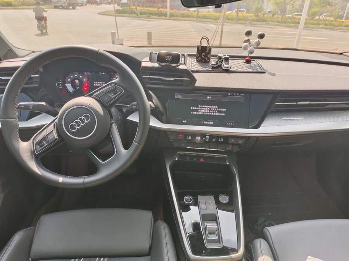 奧迪 奧迪A3  2024款 Sportback 35 TFSI 時(shí)尚運(yùn)動(dòng)型圖片
