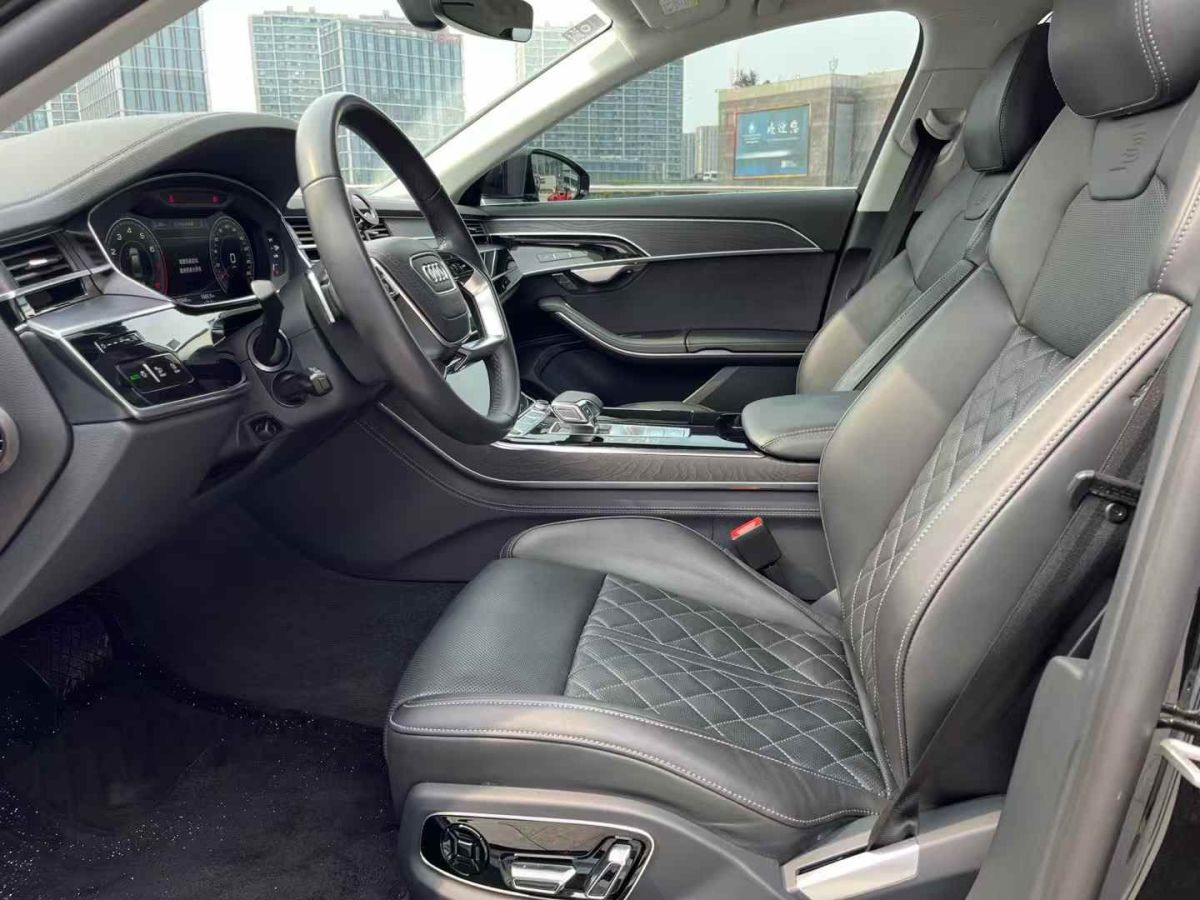 奧迪 奧迪A8  2023款 A8L 60 TFSI quattro圖片