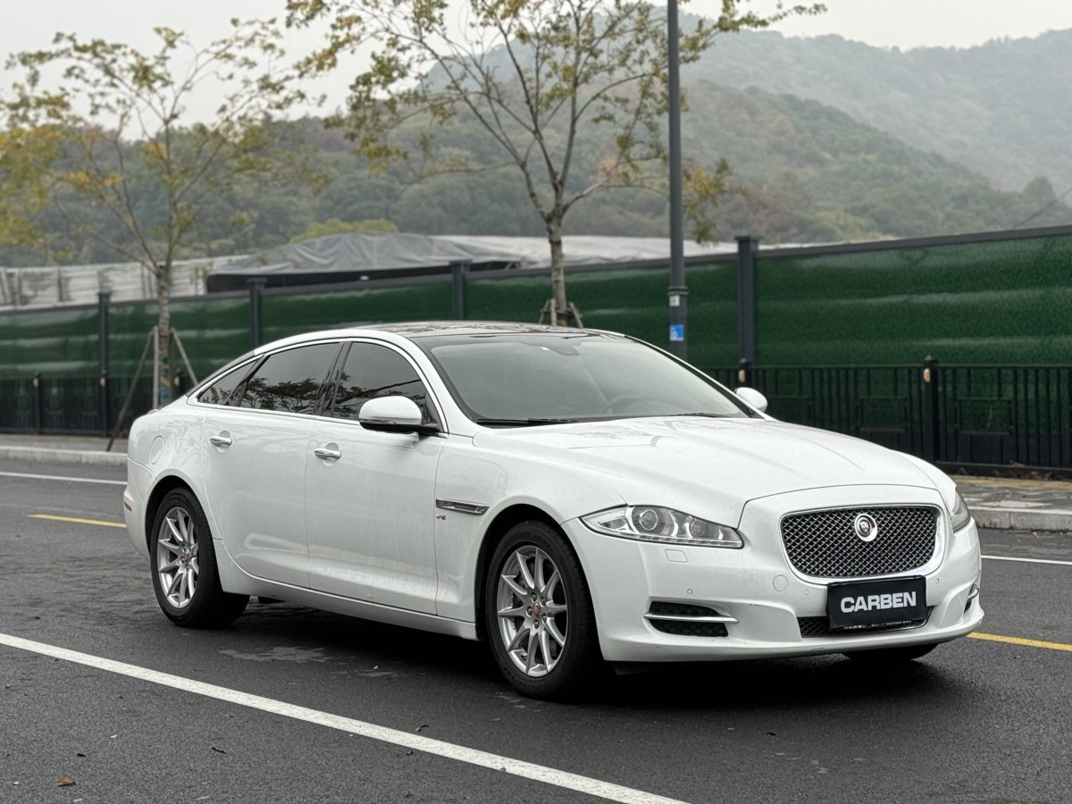 捷豹 XJ  2014款 XJL 3.0 SC 兩驅(qū)全景商務(wù)版圖片