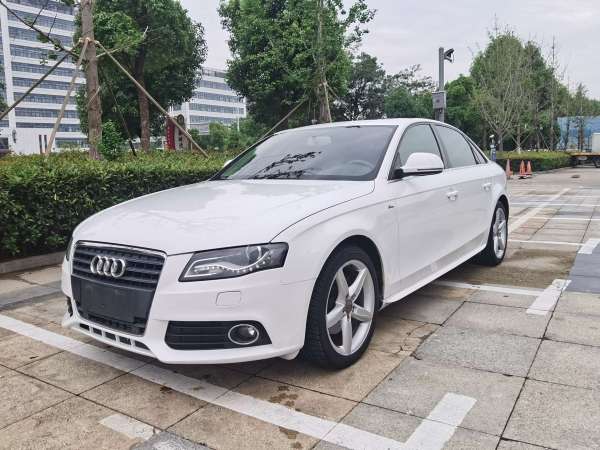 奥迪 奥迪A4L  2012款 2.0 TFSI 自动舒适型