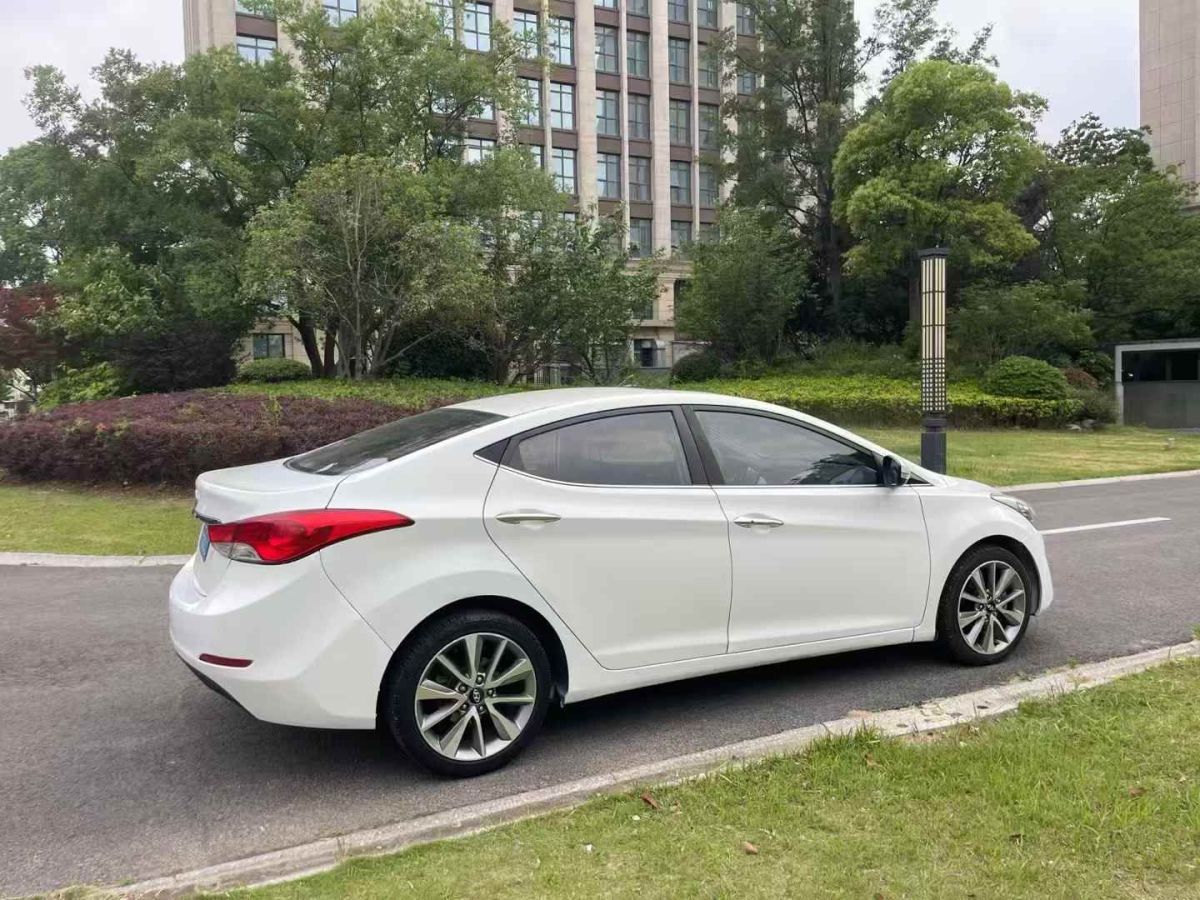 現(xiàn)代 朗動(dòng)  2015款 1.6L 自動(dòng)領(lǐng)先型圖片