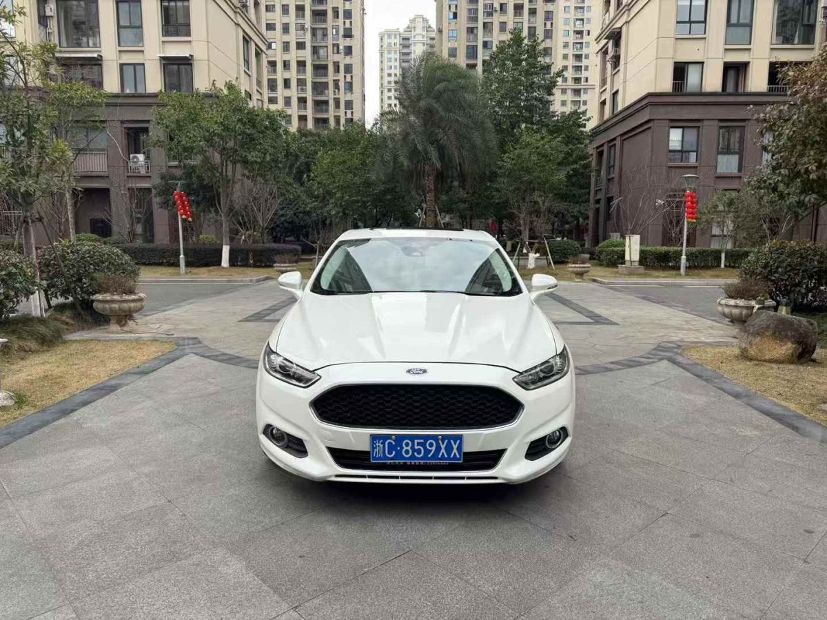 福特 蒙迪歐 圖片
