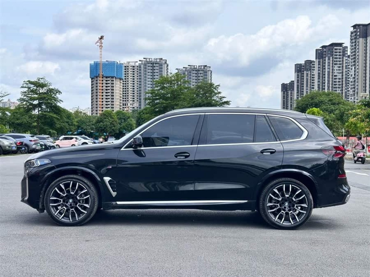 寶馬 寶馬X5  2023款 xDrive 40Li M運(yùn)動(dòng)套裝圖片