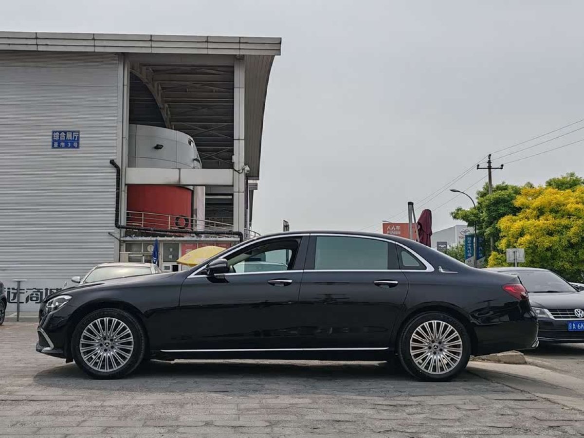 奔馳 奔馳E級(jí)  2023款 改款 E 300 L 豪華型圖片