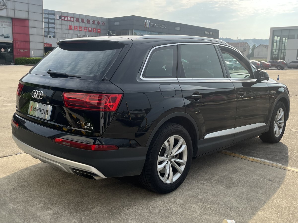 奥迪 奥迪Q7  2017款 Q7 3.0T FSI Premium 美规版图片