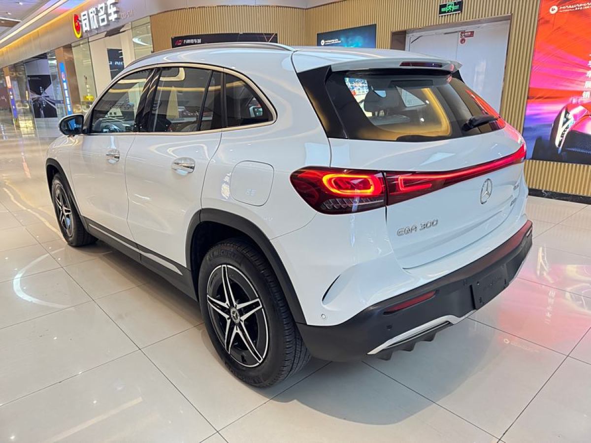 奔馳 奔馳EQA  2022款 EQA 300 4MATIC 首發(fā)特別版圖片