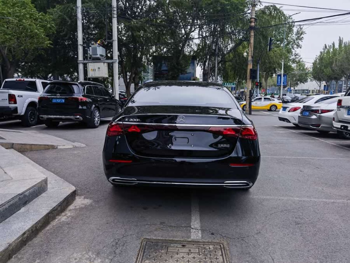 奔馳 奔馳E級  2024款 改款 E 300 L 時尚型圖片