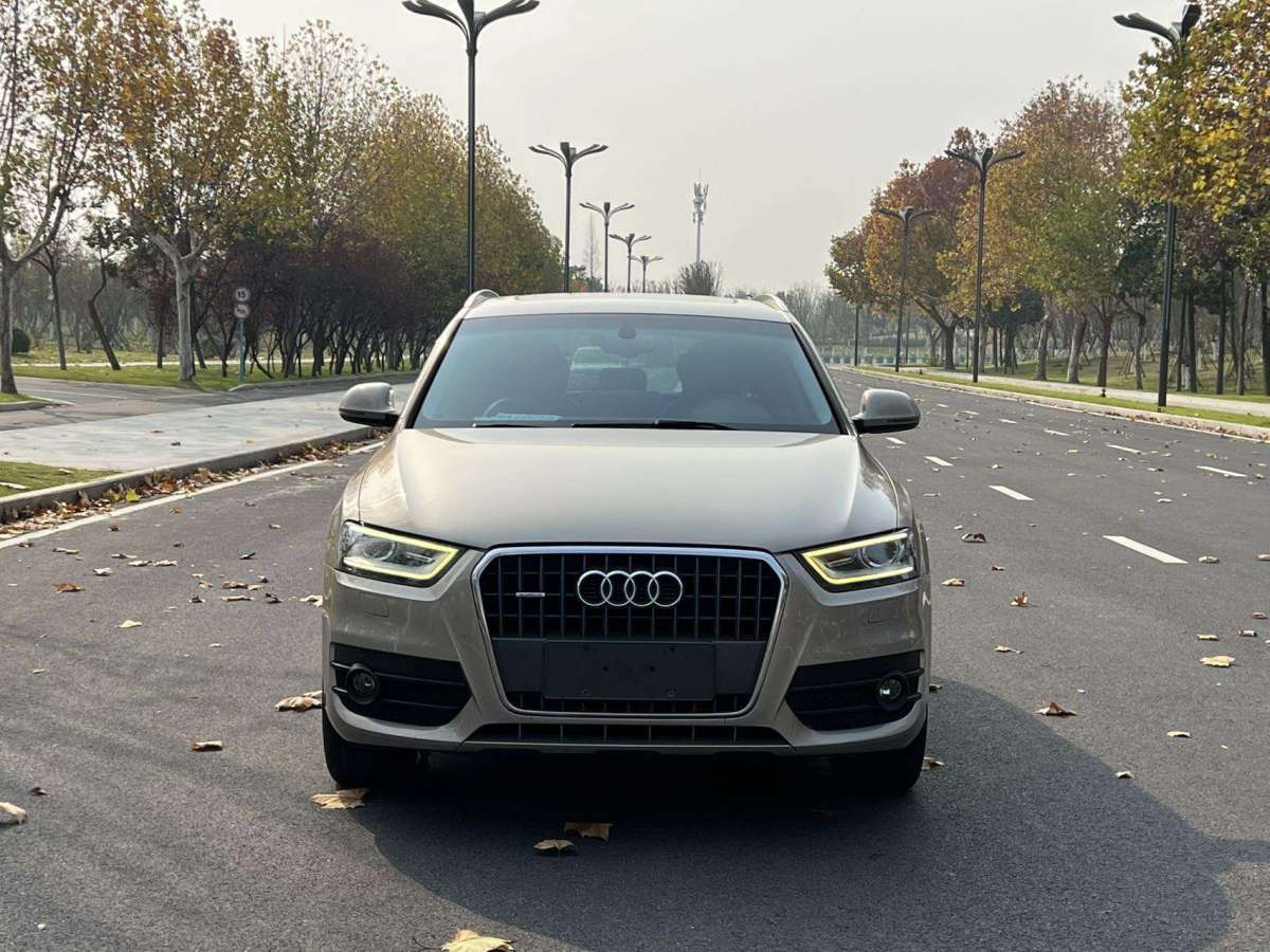 奧迪 奧迪Q3  2015款 35 TFSI quattro百萬(wàn)紀(jì)念進(jìn)享型圖片