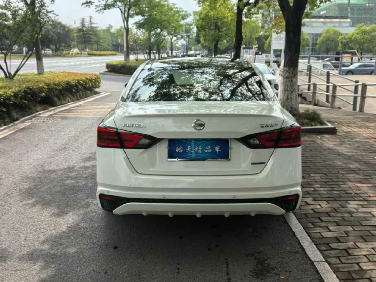 日產(chǎn) 天籟  2020款 2.0L XE 時尚版圖片