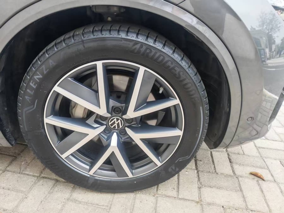 大眾 途銳  2023款 3.0TSI 銳享版 經(jīng)典運(yùn)動套裝圖片