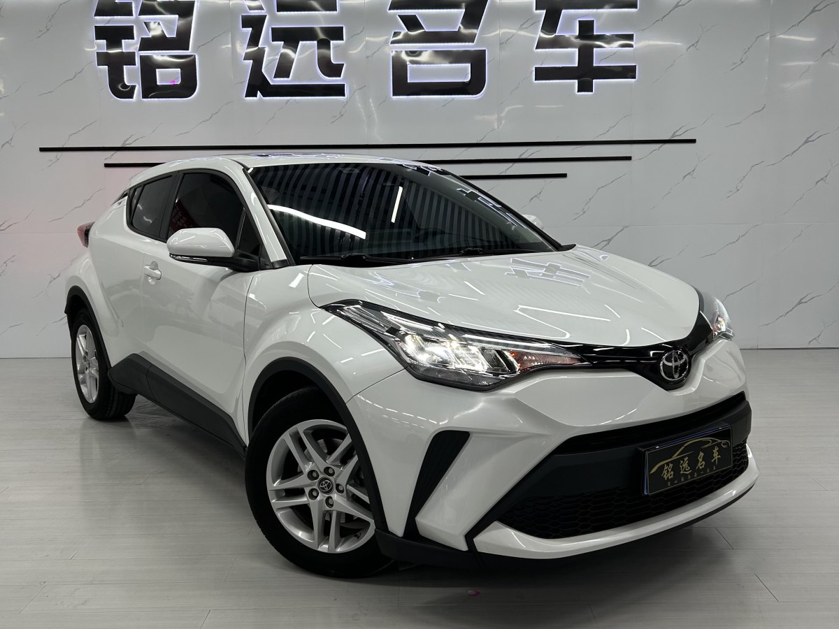 豐田 C-HR  2022款 2.0L 領(lǐng)先版圖片