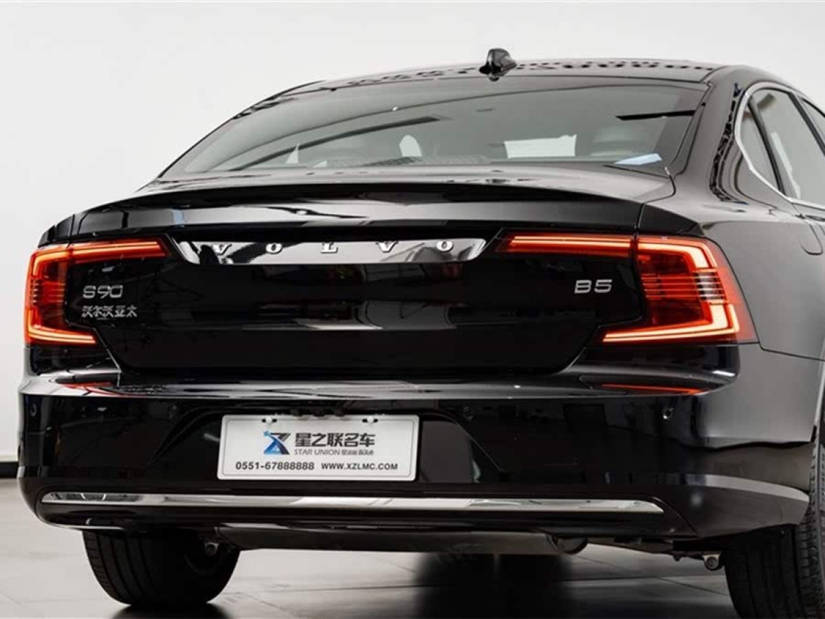 沃爾沃 S90  2024款 B5 智逸豪華版圖片