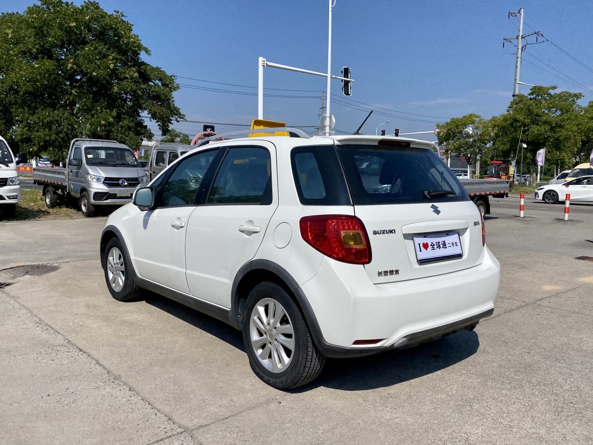 2014年7月鈴木 天語  2013款 SX4 1.6L 酷銳靈動型