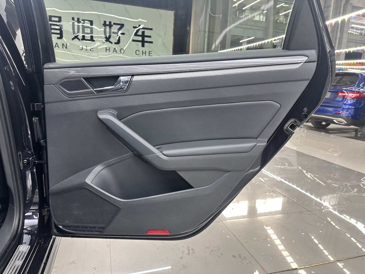 大眾 帕薩特  2017款 330TSI DSG御尊版圖片
