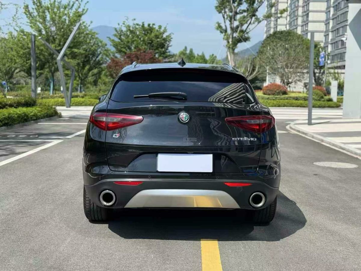 比亞迪 元  2017款 1.5L 手動全景天窗版圖片