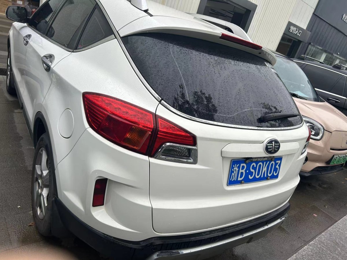 奔騰 X80  2013款 2.0L 自動豪華型圖片