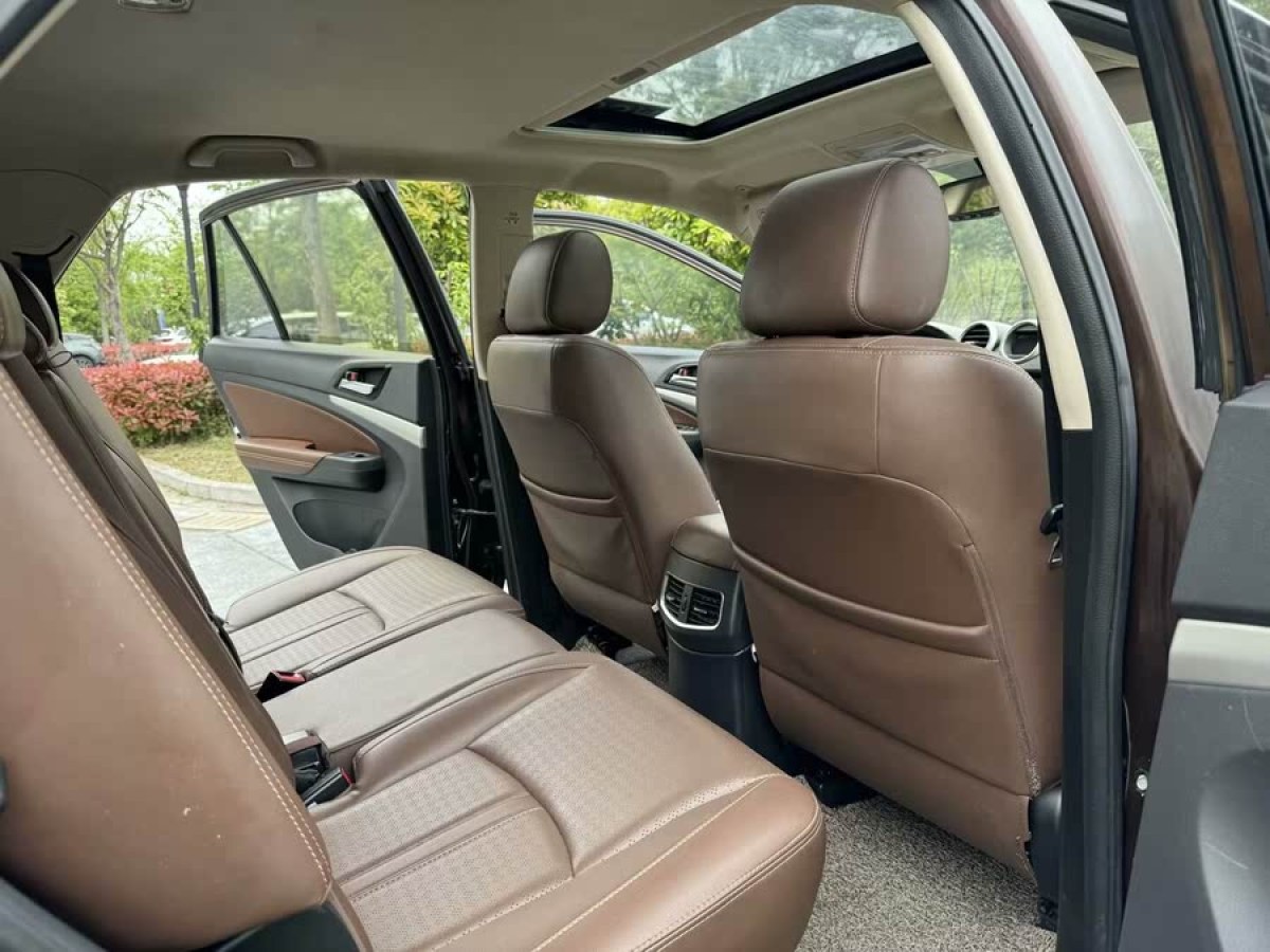 比亞迪 S7  2015款 2.0T 升級版 自動尊貴型圖片