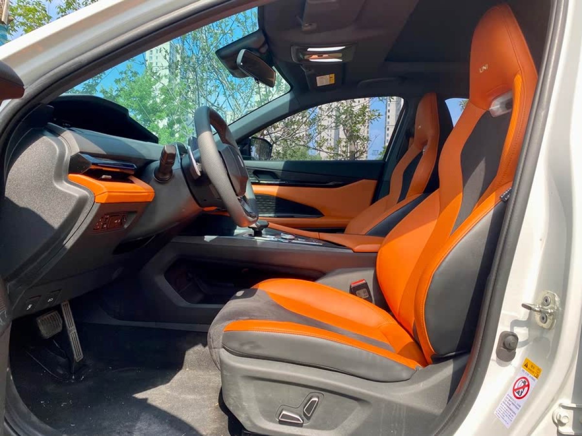 長安 長安UNI-V  2023款 1.5T 運動版圖片