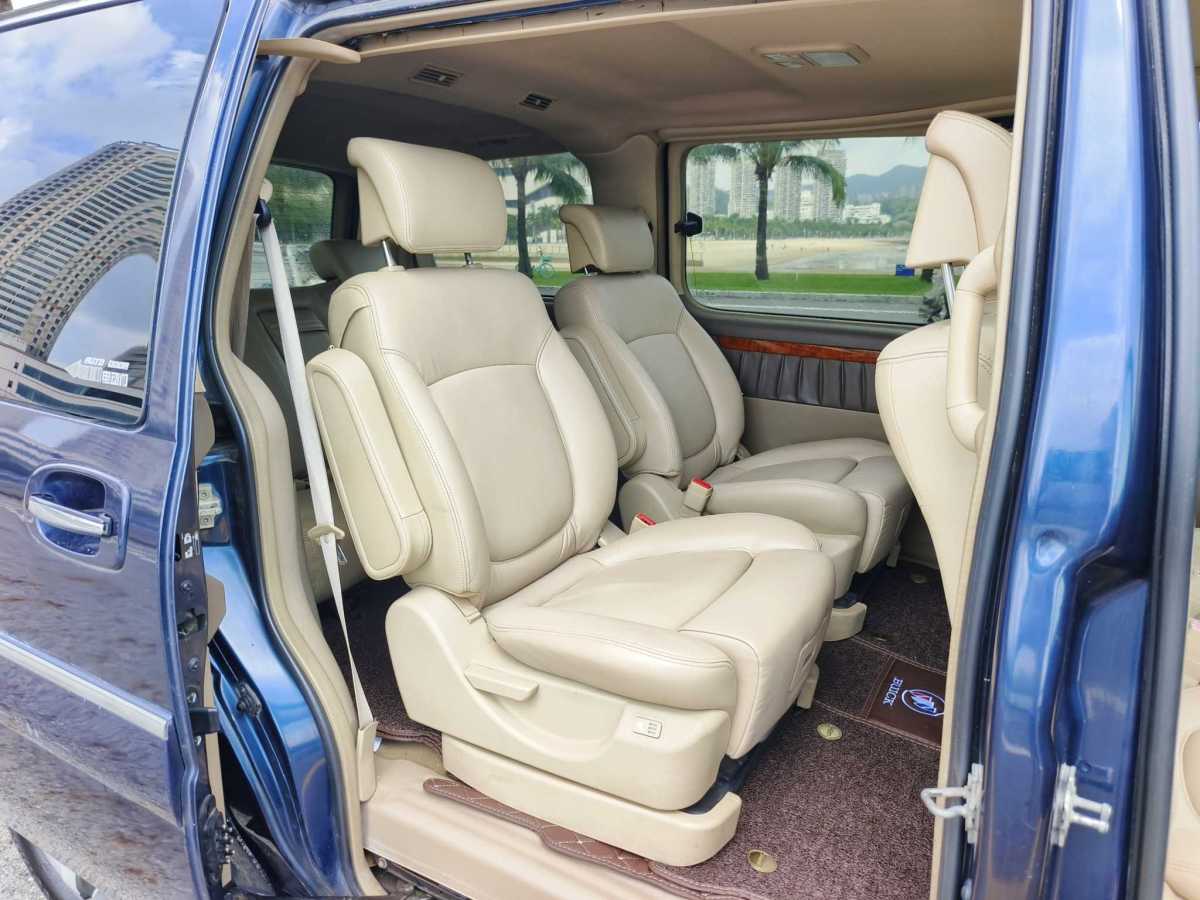 別克 GL8  2008款 陸尊 3.0L XT 導(dǎo)航版圖片