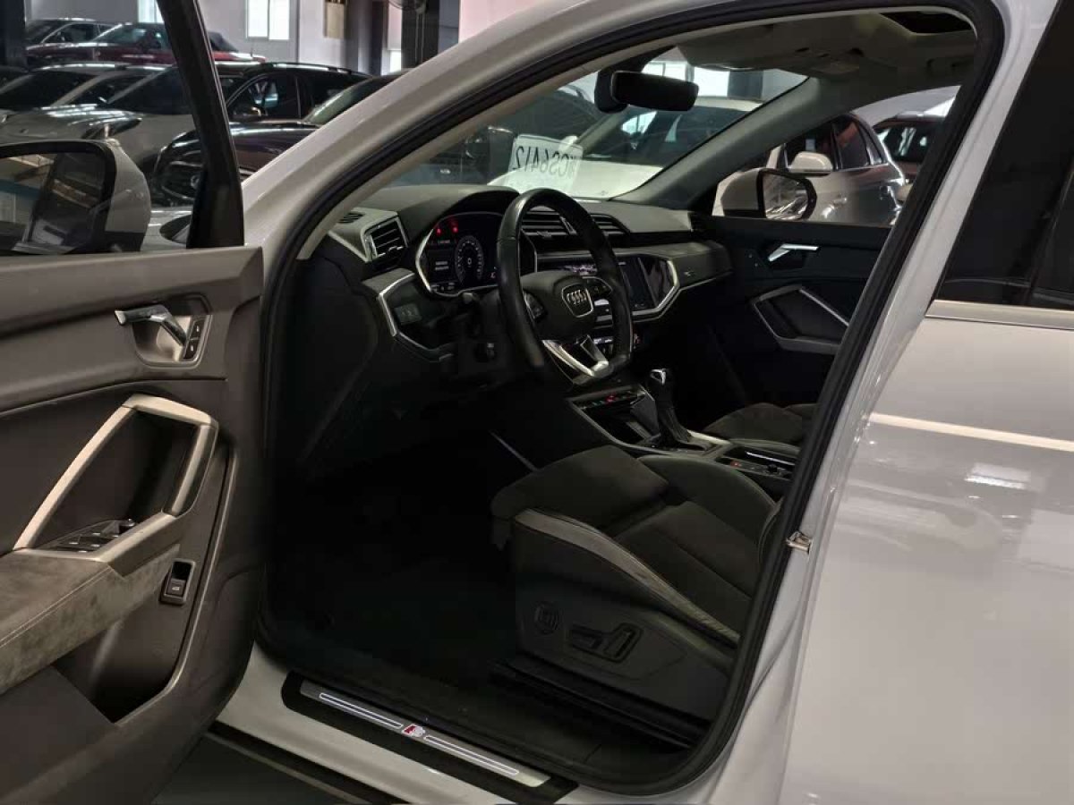 奧迪 奧迪Q3  2022款 35 TFSI 時尚動感型圖片