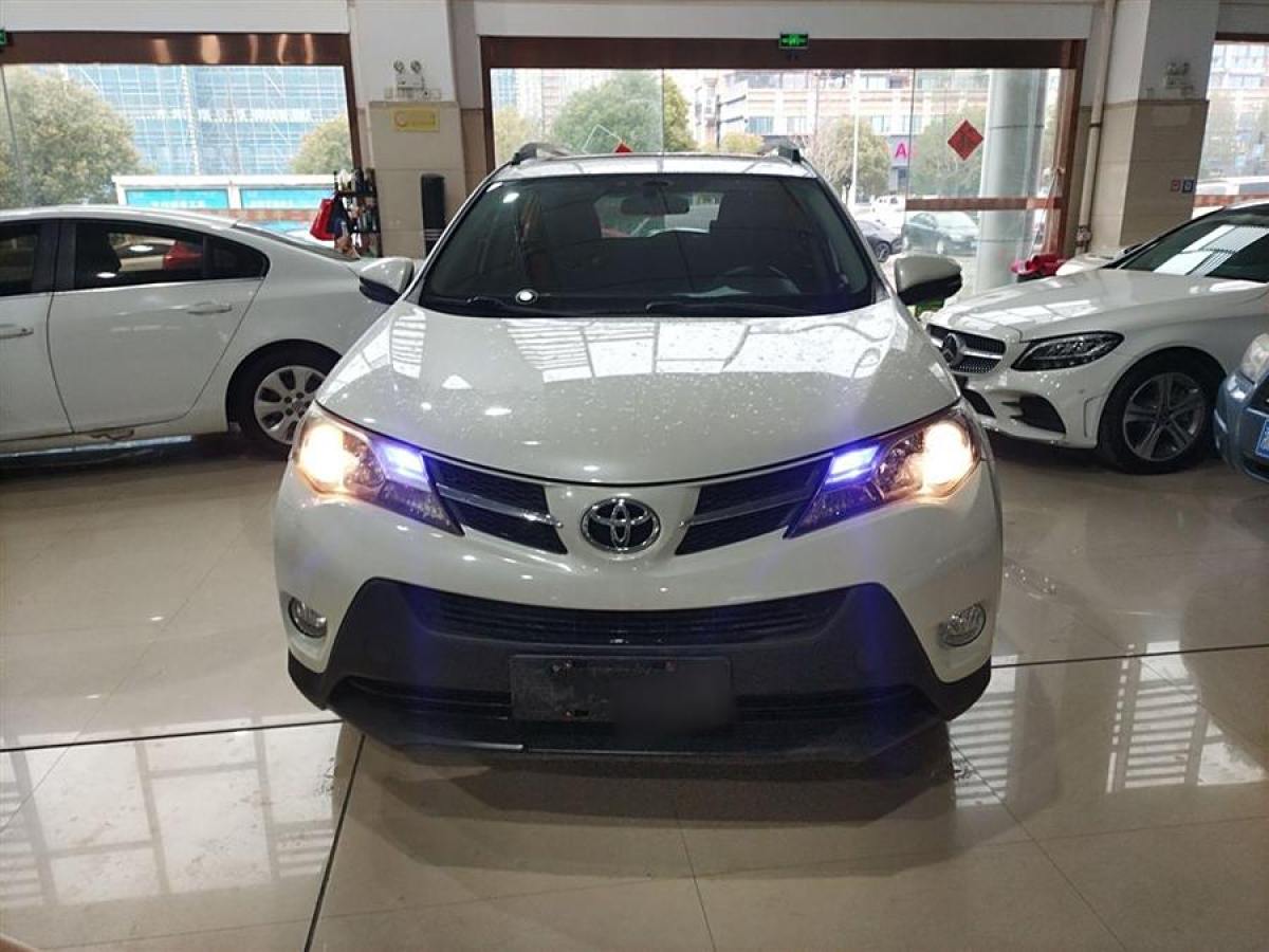 豐田 RAV4榮放  2015款 2.0L CVT兩驅(qū)風(fēng)尚版圖片