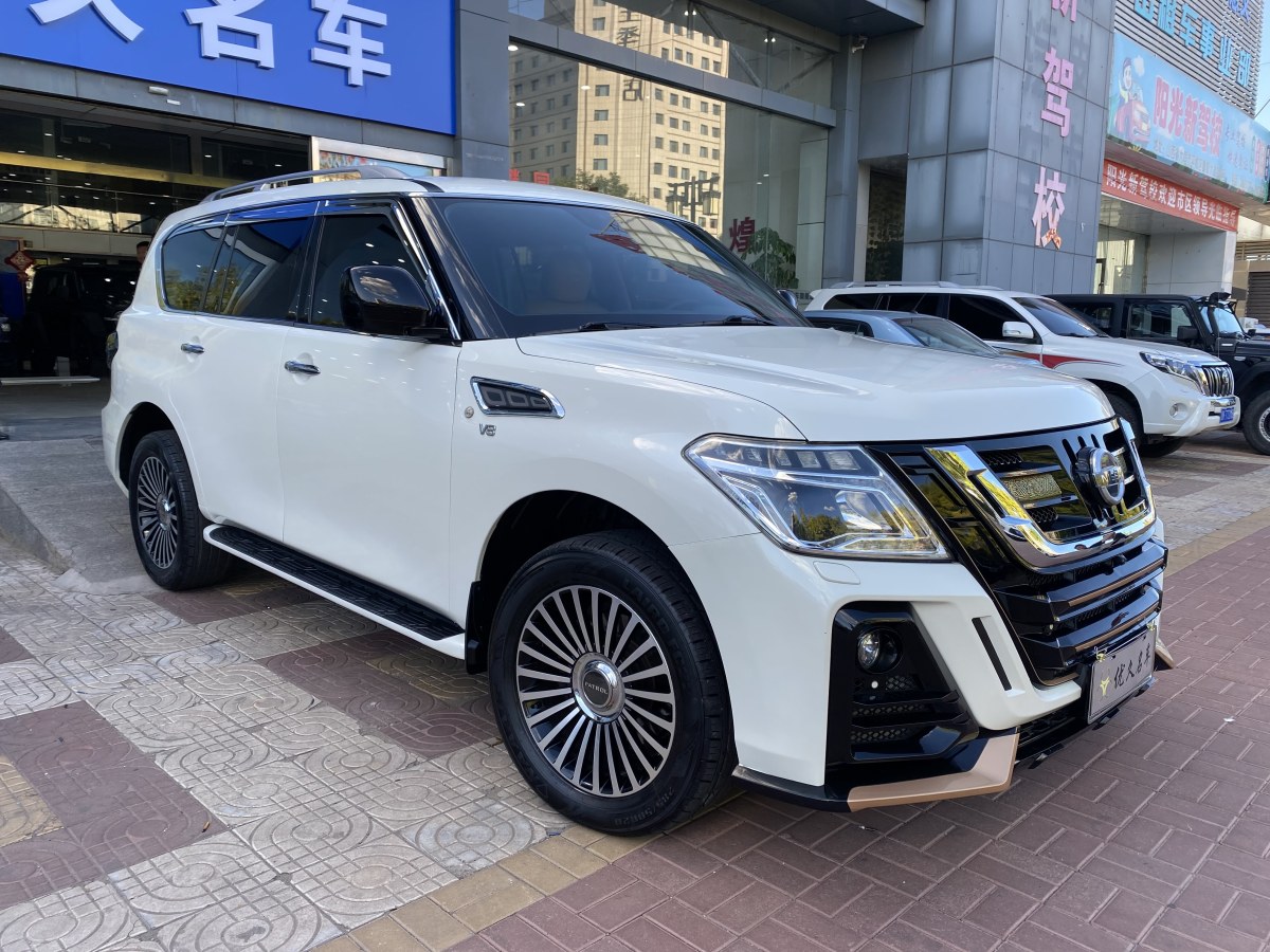 日產(chǎn) 途樂  2018款 4.0L 鉑金型圖片