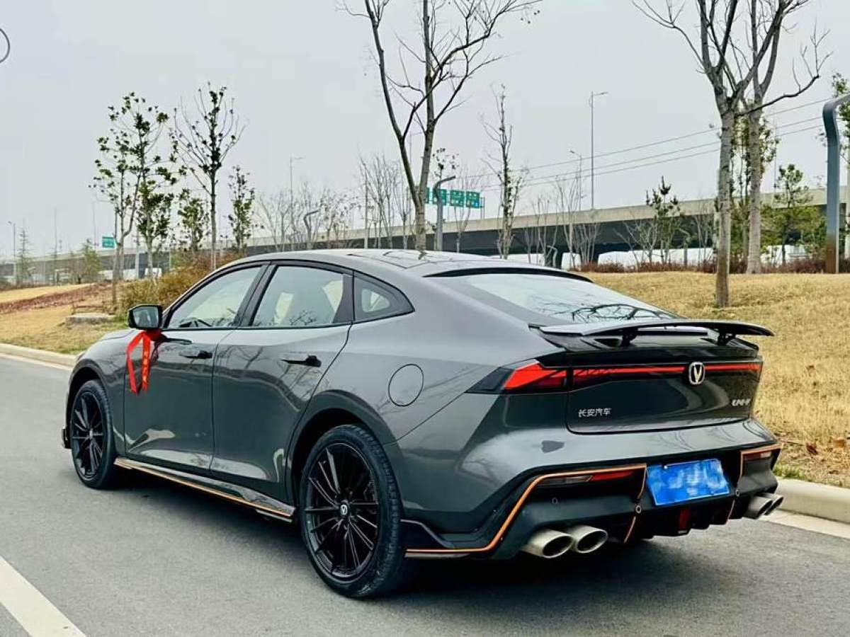 長(zhǎng)安 長(zhǎng)安UNI-V  2023款 1.5T 運(yùn)動(dòng)版圖片