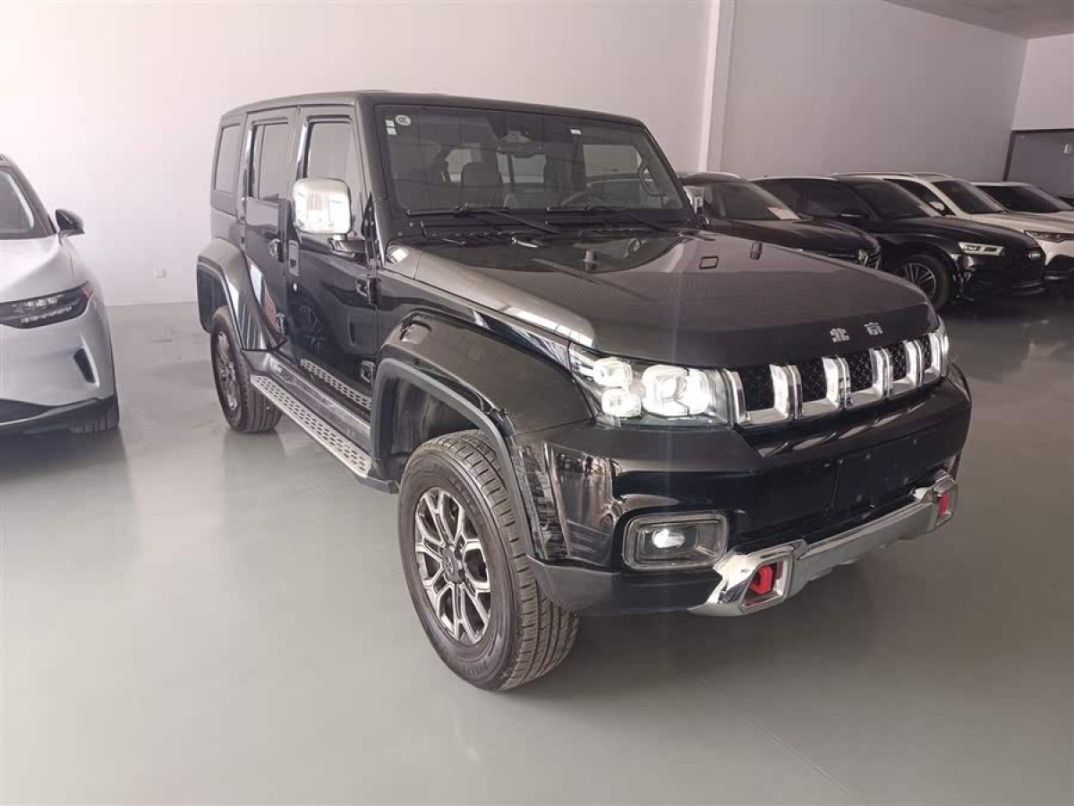 北京 BJ40  2019款 2.3T 自動(dòng)四驅(qū)城市獵人版旗艦型 國(guó)VI圖片