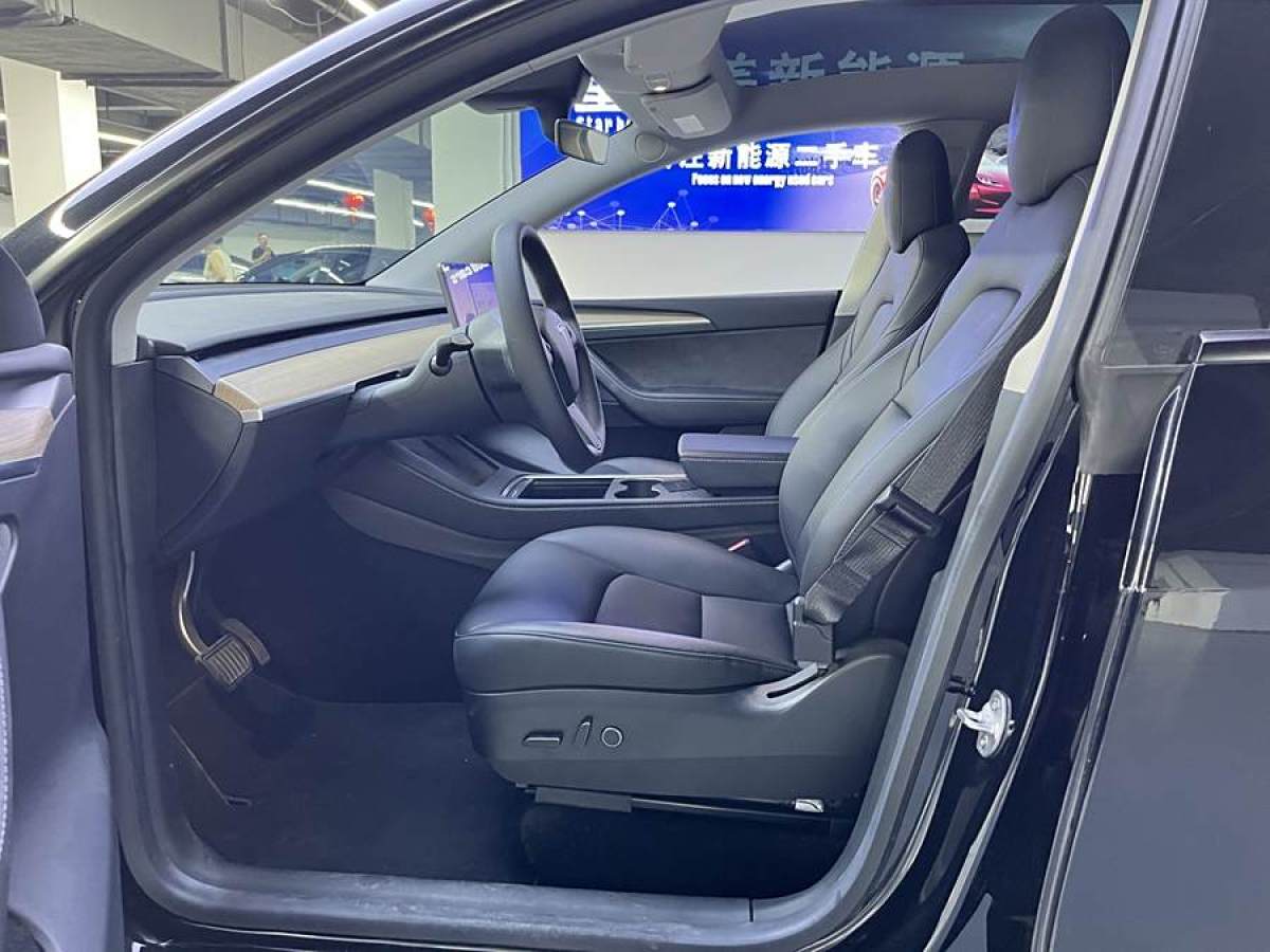 特斯拉 Model 3  2021款 改款 標(biāo)準(zhǔn)續(xù)航后驅(qū)升級版圖片