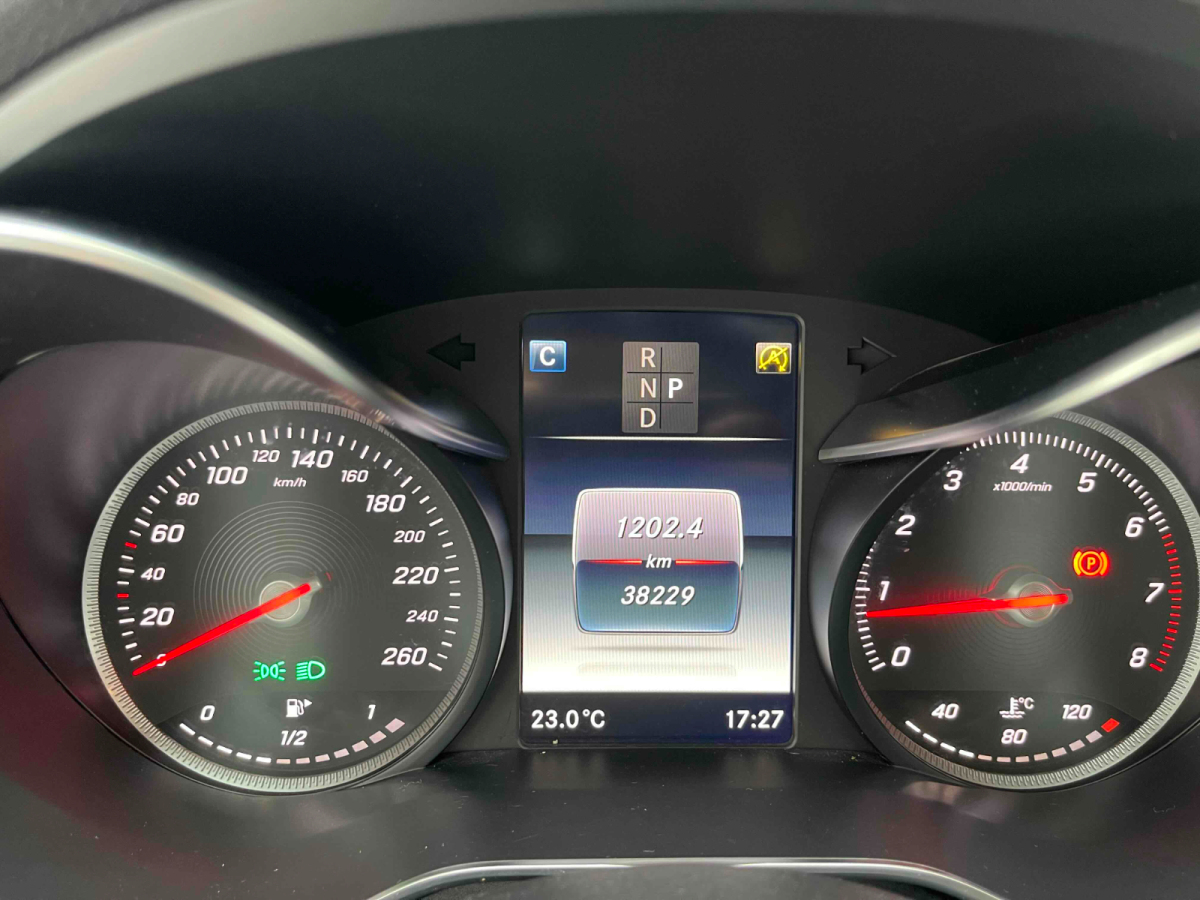 2018年9月奔驰 奔驰C级 2018款 C 200 L 运动版 成就特别版