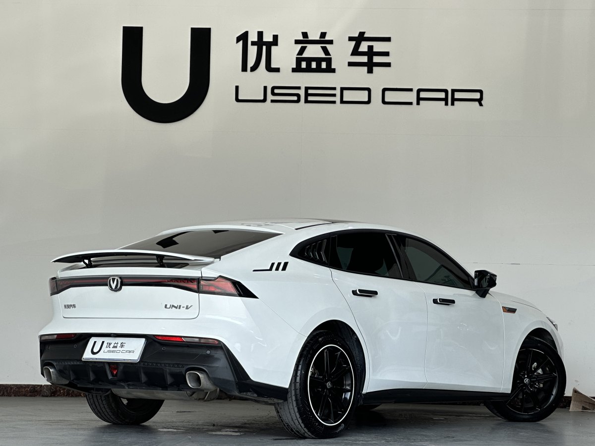 長(zhǎng)安 長(zhǎng)安UNI-V  2022款 1.5T 尊貴型圖片