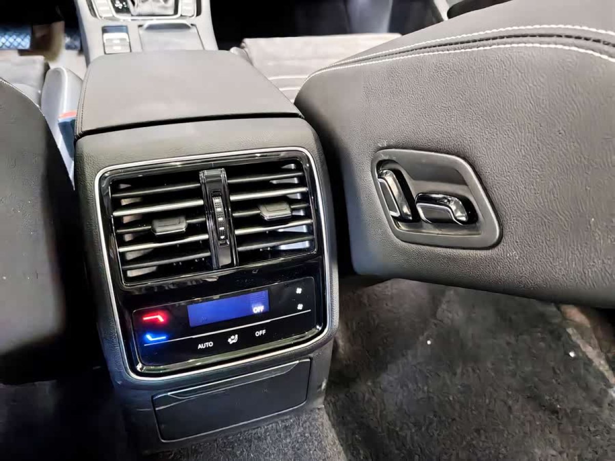 大眾 邁騰  2021款 330TSI DSG 30周年紀(jì)念版圖片