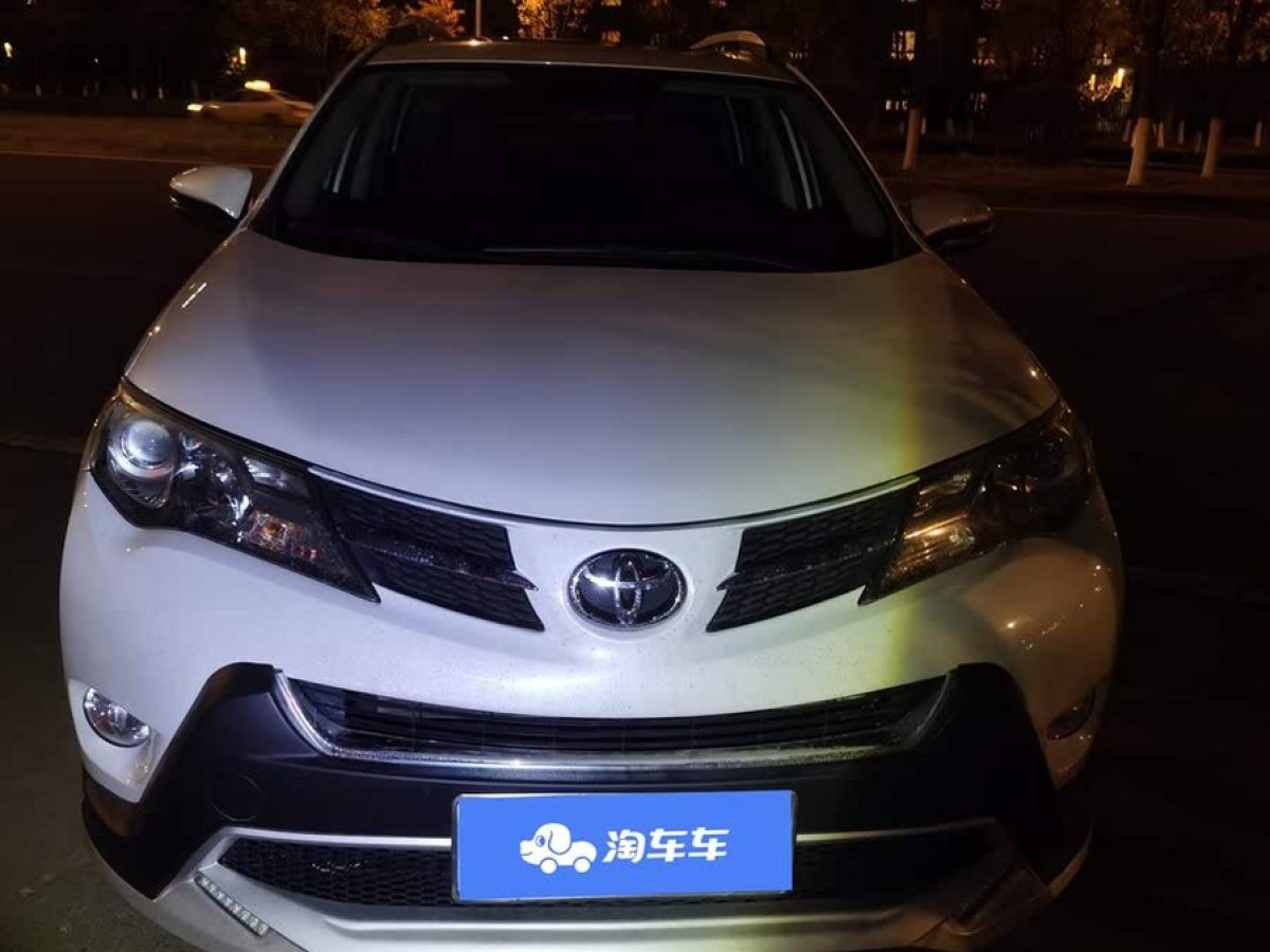 豐田 RAV4榮放  2015款 2.0L CVT兩驅(qū)風(fēng)尚版圖片