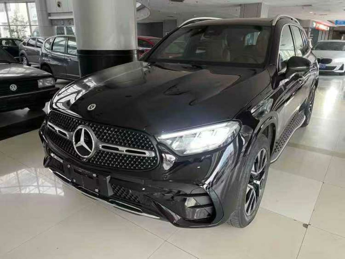 2023年1月奔馳 奔馳GLC  2023款 GLC 300 4MATIC 轎跑SUV