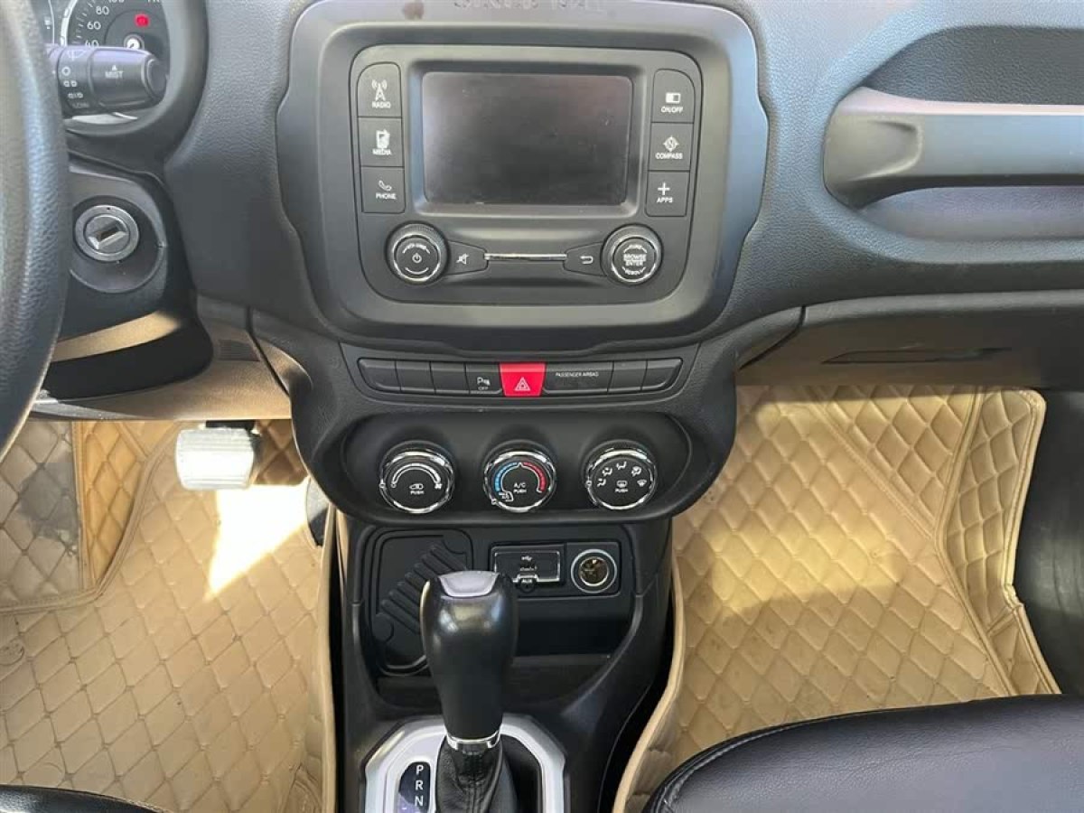 Jeep 自由俠  2016款 1.4T 自動勁能版圖片