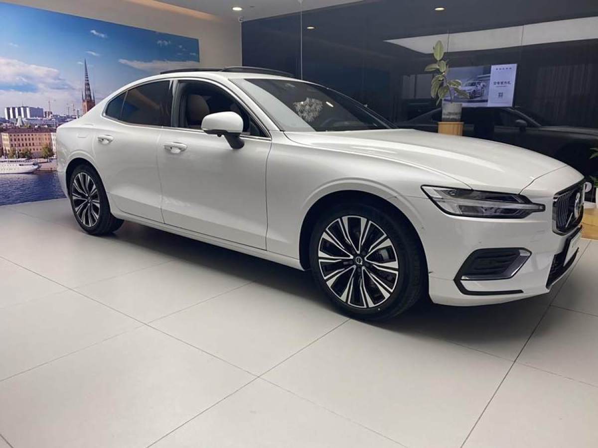 沃爾沃 S60L  2024款 B4 智遠(yuǎn)豪華版圖片