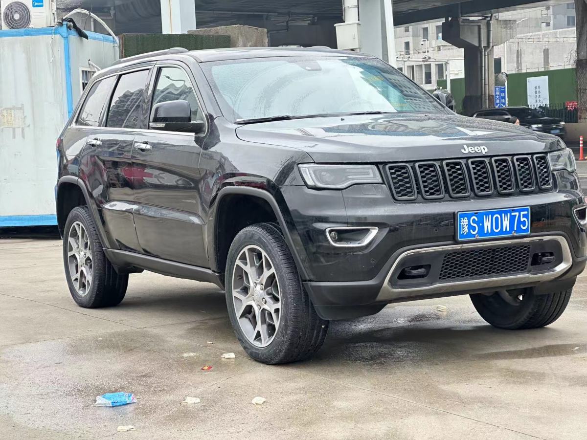 2020年4月Jeep 大切諾基  2019款 3.0L 精英導(dǎo)航版