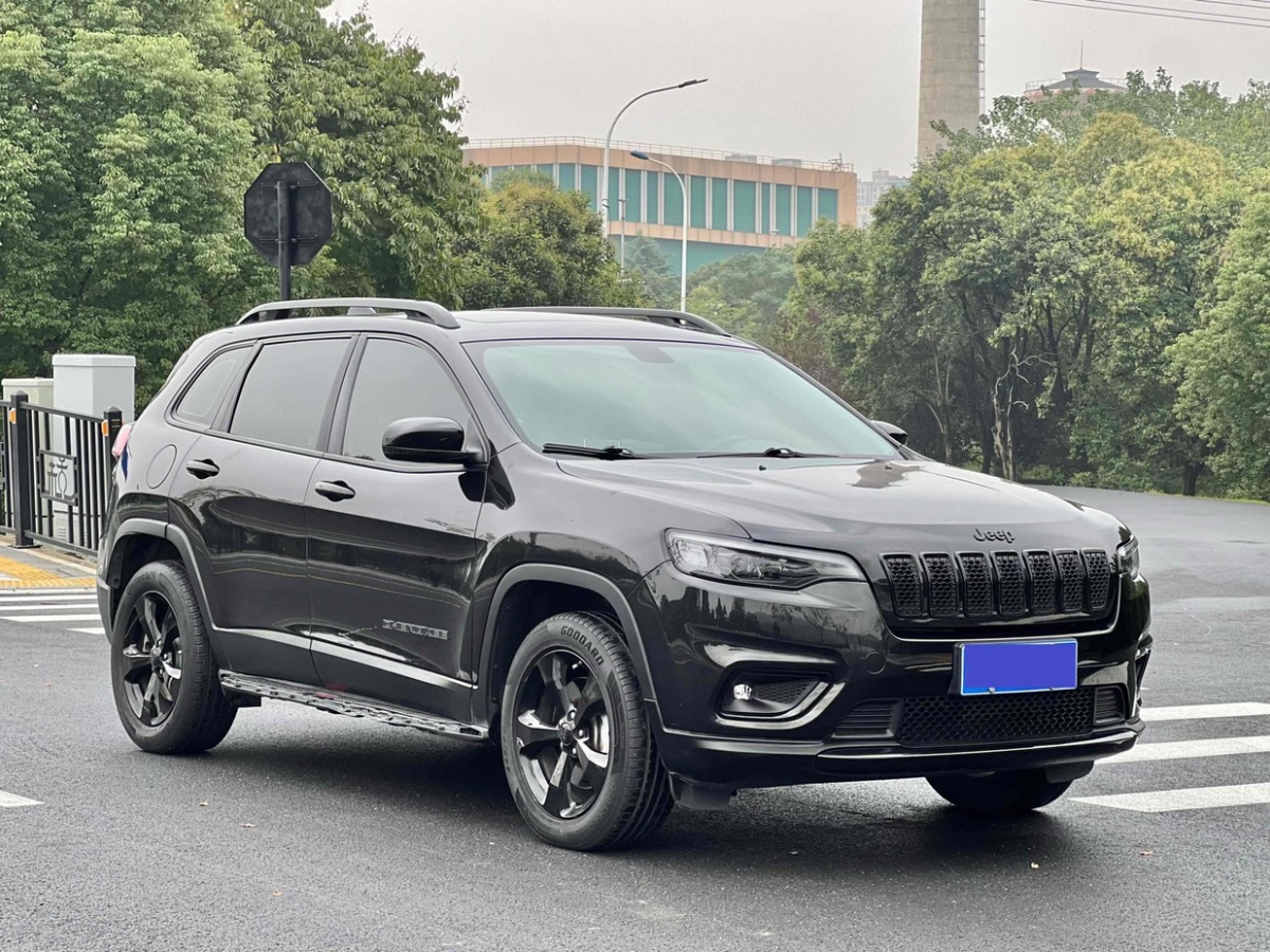 Jeep 自由光  2020款 2.0T 四驅(qū)精英版圖片