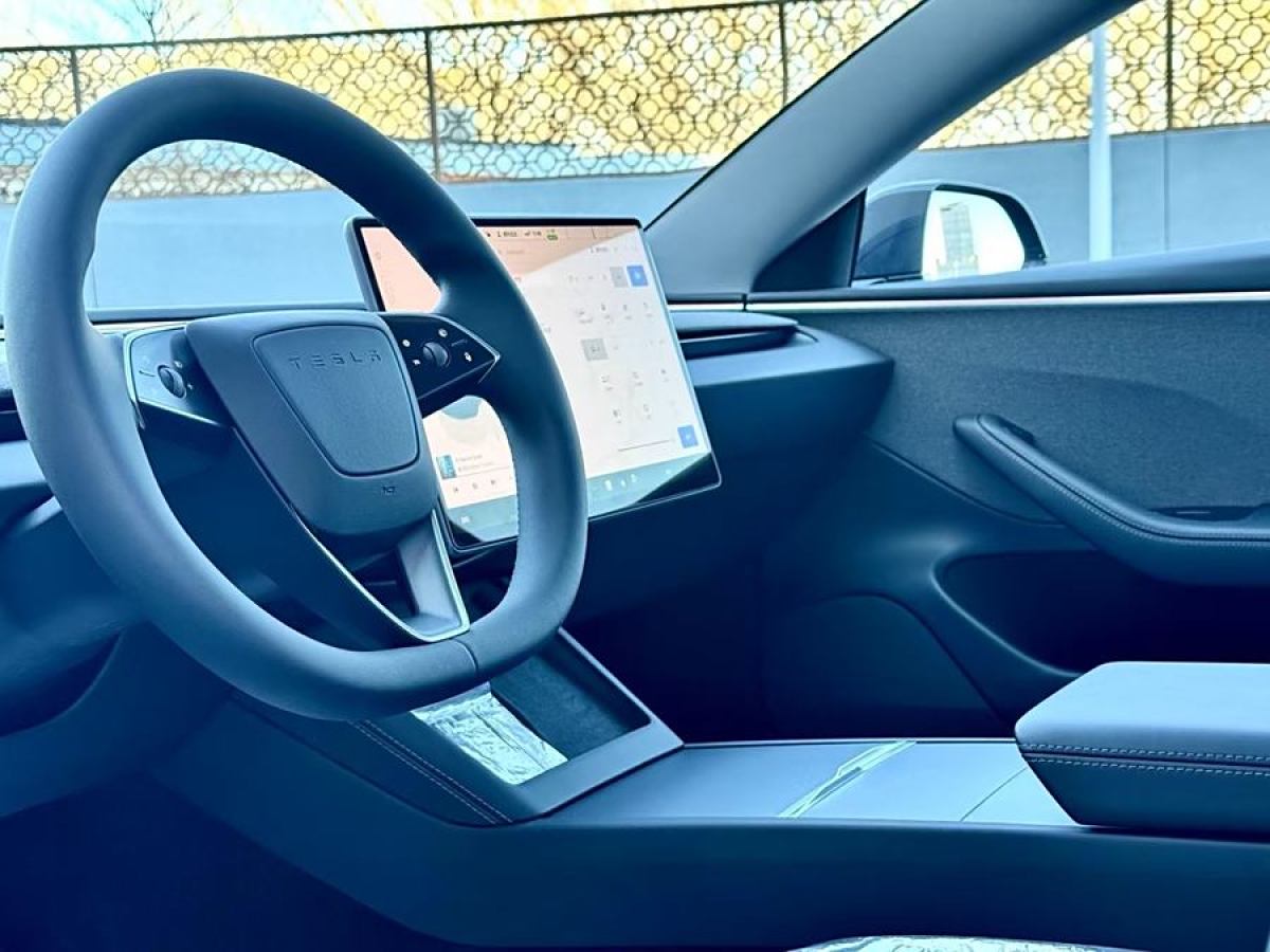 特斯拉 Model Y  2023款 后輪驅(qū)動(dòng)版圖片