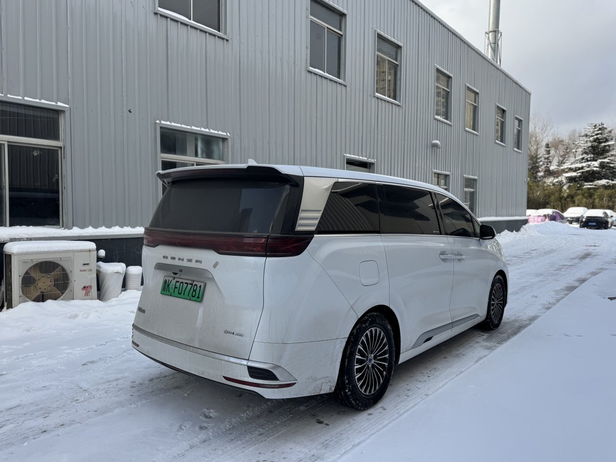 騰勢 騰勢D9  2022款 DM-i 970 四驅(qū)尊榮型圖片