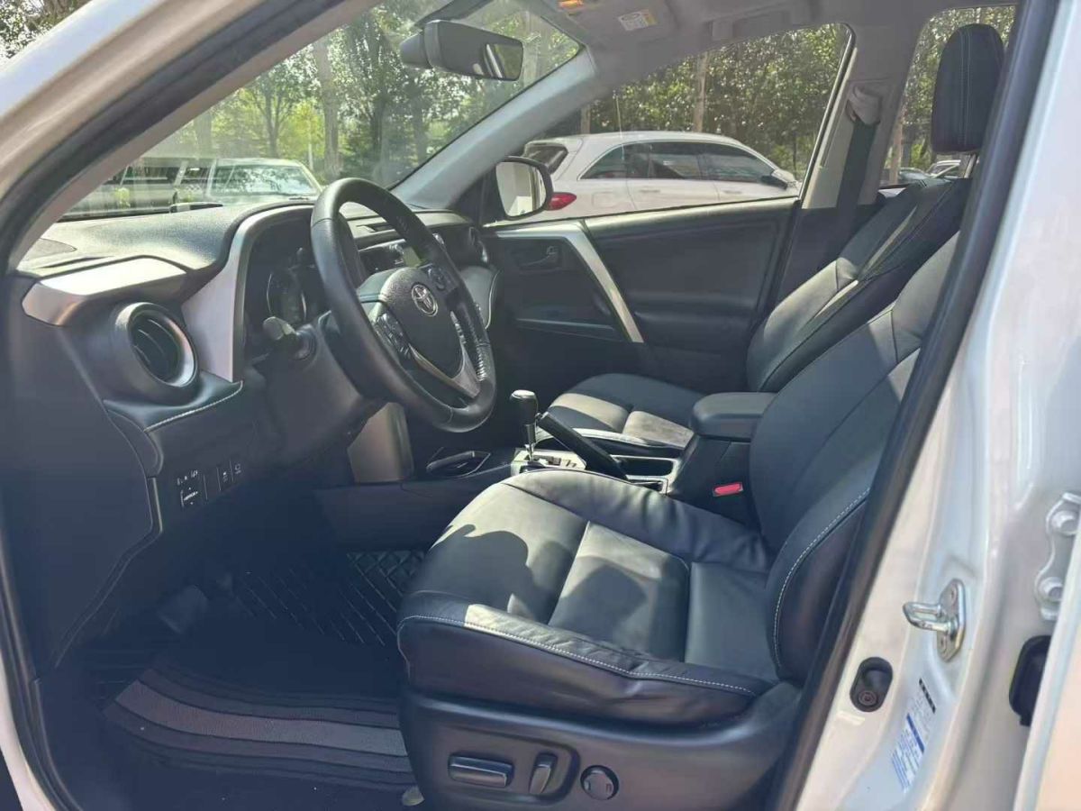 豐田 RAV4 圖片